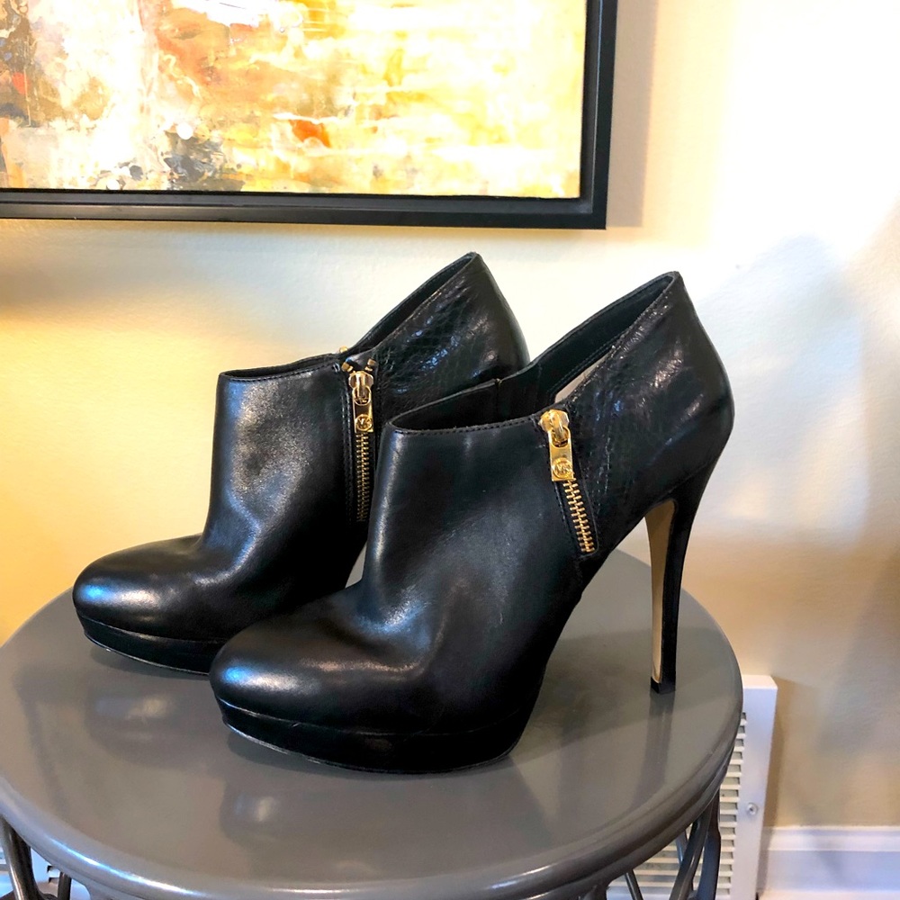 Micheal Kors Side Zip Shoe Black 10 M(B)